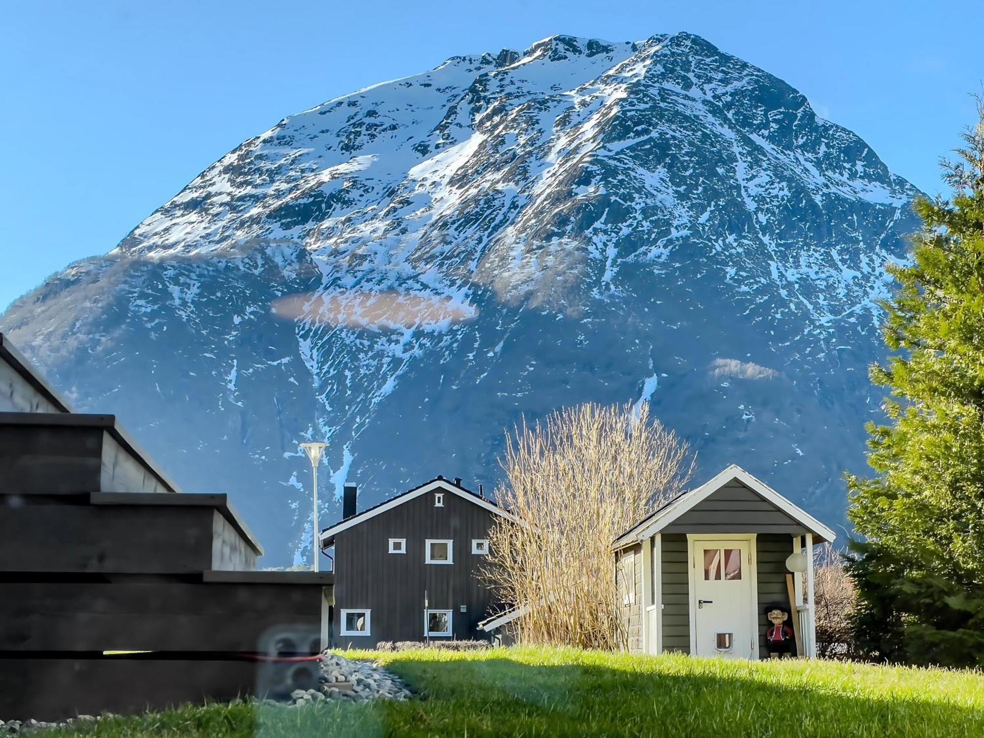 Apartmán Andalsnes Underground Flat Exteriér fotografie